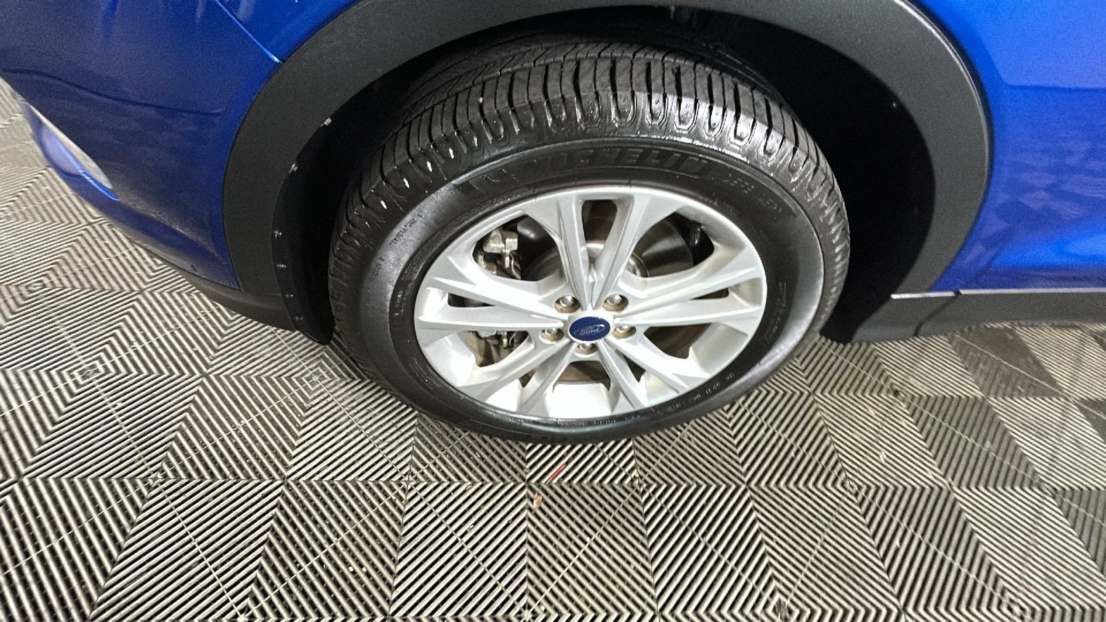 Used 2019 Ford Escape SEL AWD/4WD image 10