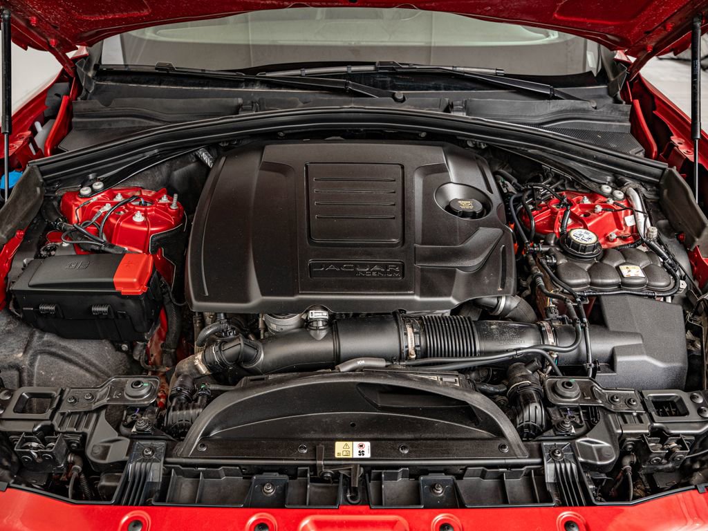 Certified 2024 Jaguar F-PACE R-Dynamic S AWD/4WD image 38