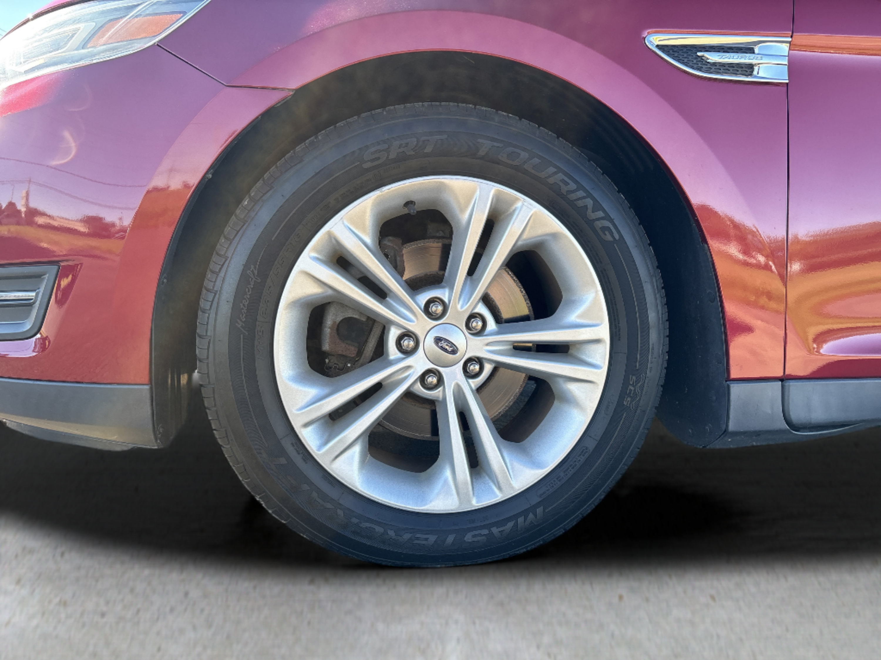Used 2013 Ford Taurus SEL FWD image 25