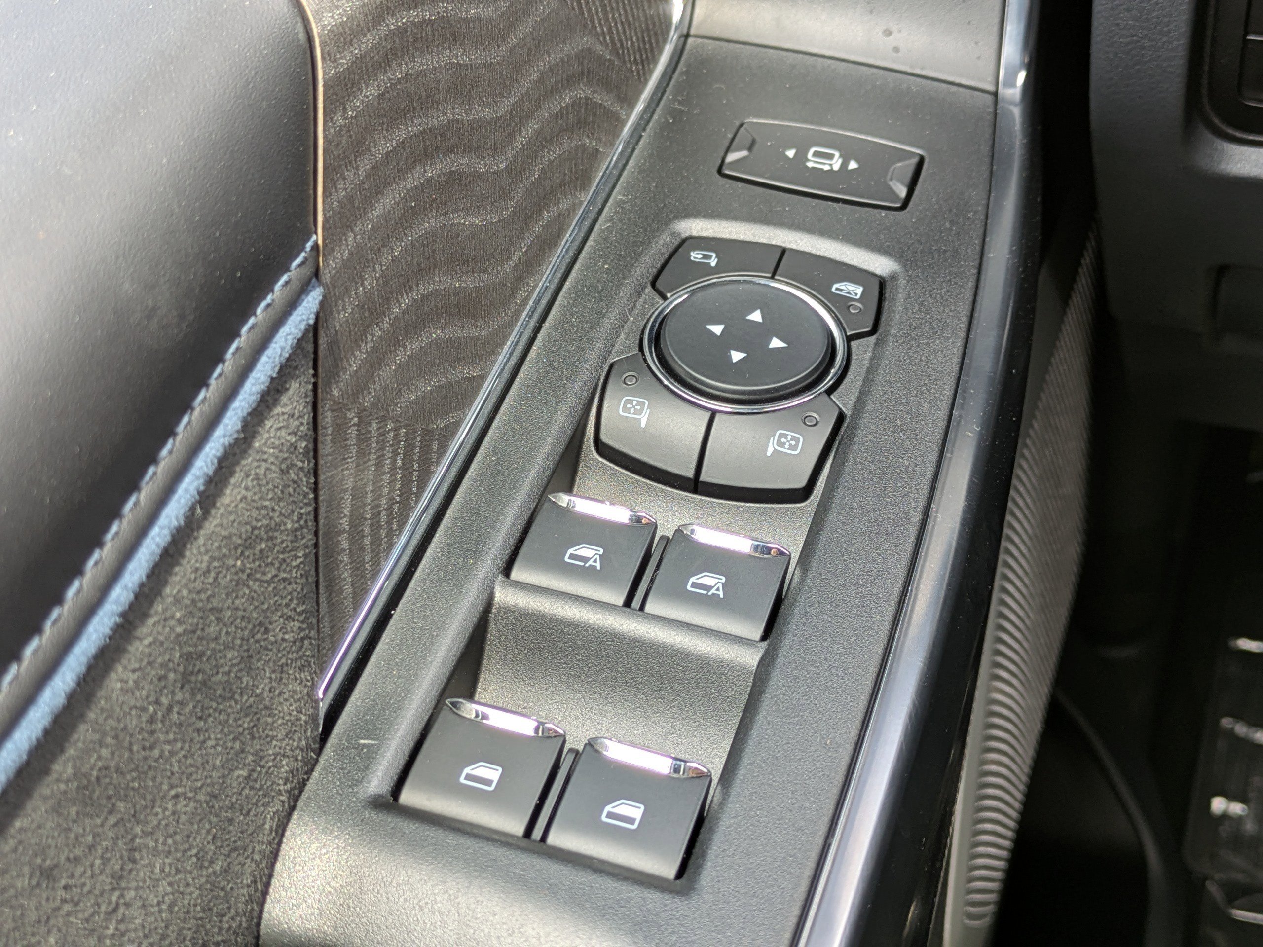 New 2025 Ford F350 Platinum w/ FX4 Off-Road Package image 21