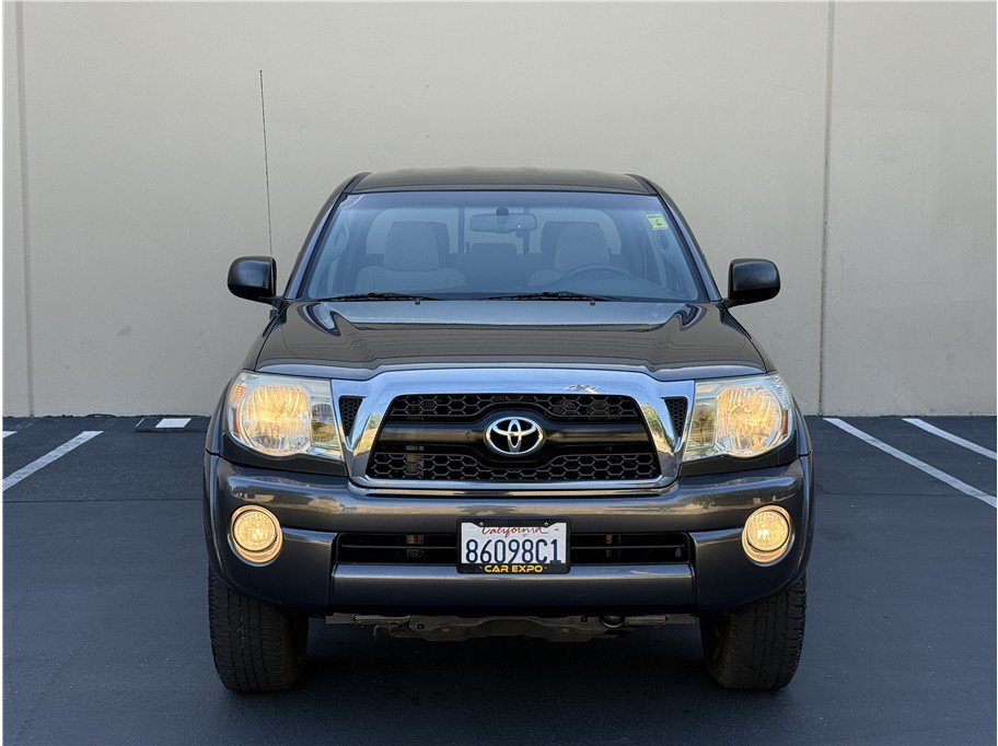 Used 2011 Toyota Tacoma PreRunner w/ SR5 Pkg #2 RWD image 3
