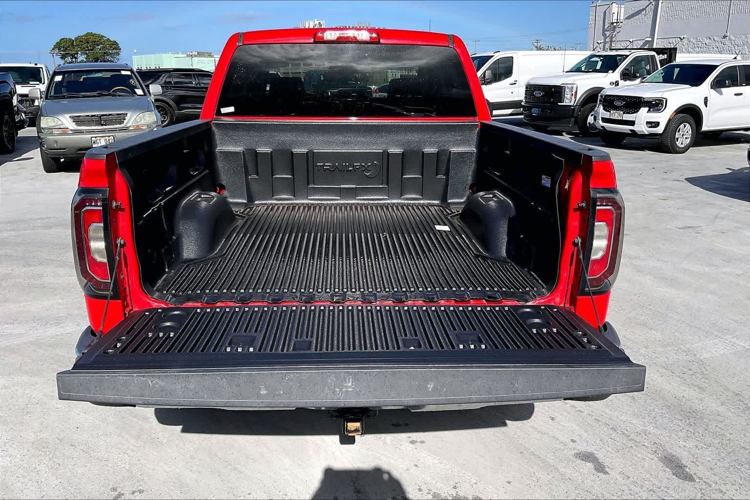 Used 2018 GMC Sierra 1500 SLT w/ SLT Premium Package AWD/4WD image 18