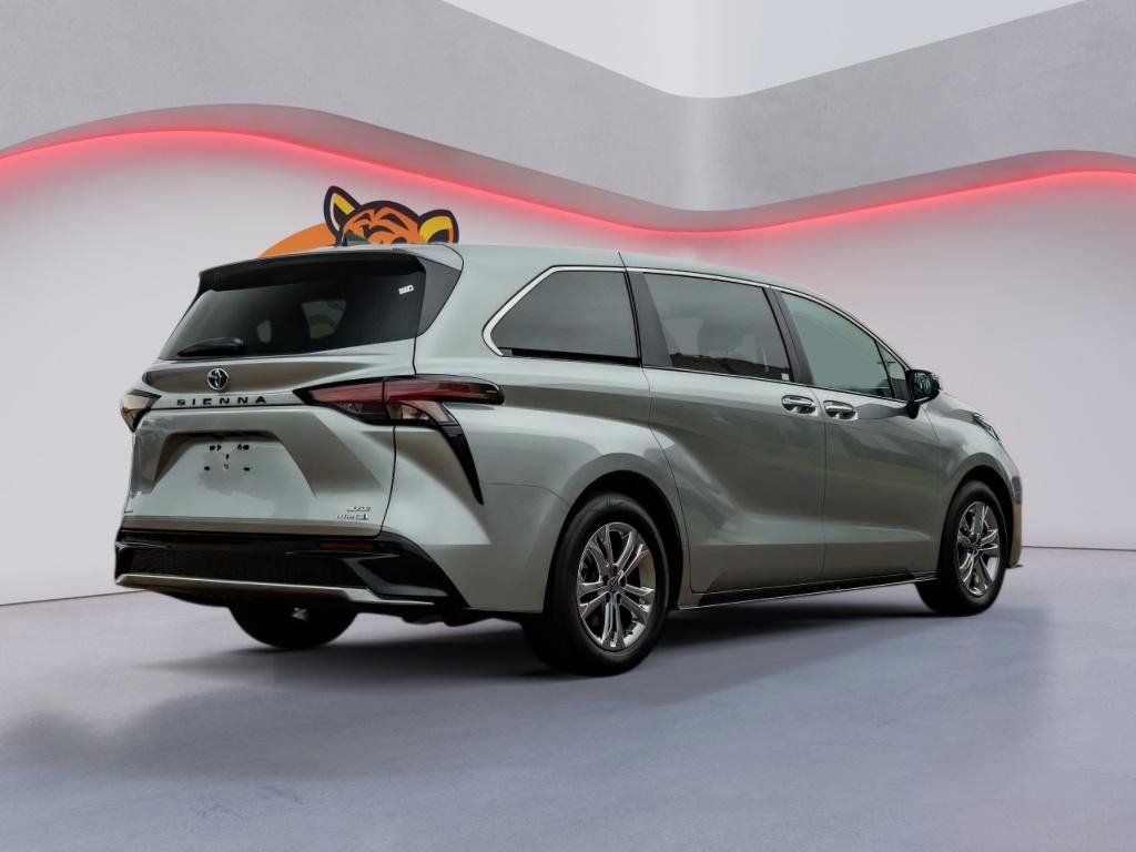 Used 2023 Toyota Sienna XSE AWD/4WD image 5