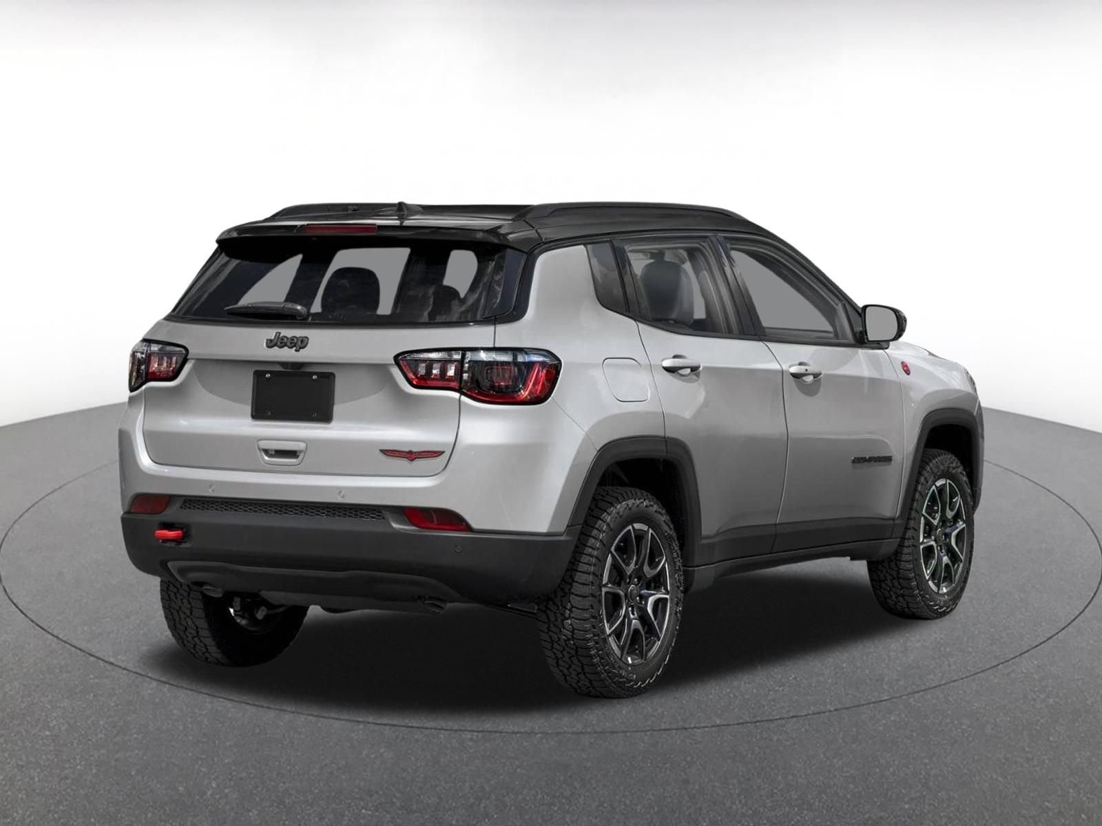 Used 2026 Jeep Compass Trailhawk AWD/4WD image 2