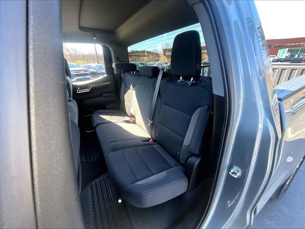 Used 2023 Chevrolet Silverado 1500 LT AWD/4WD image 14