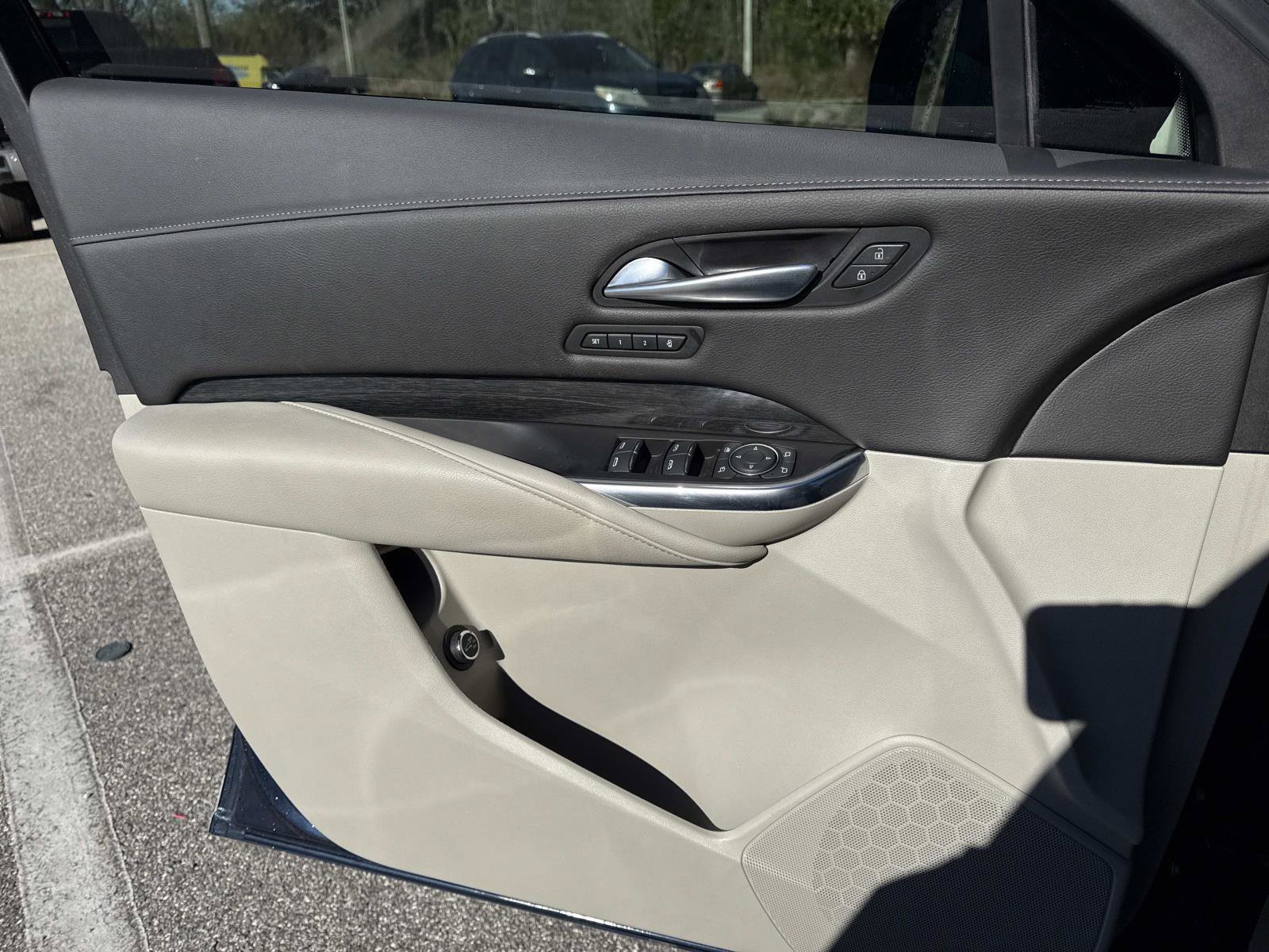 Used 2019 Cadillac XT4 Premium Luxury w/ Technology Package image 17