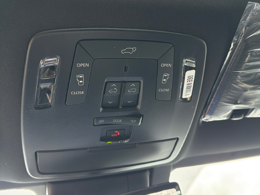 New 2026 Toyota Sienna Platinum AWD/4WD image 32