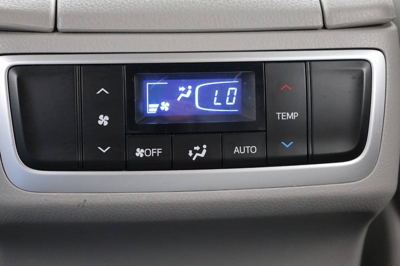 Used 2016 Toyota Highlander XLE AWD/4WD image 22