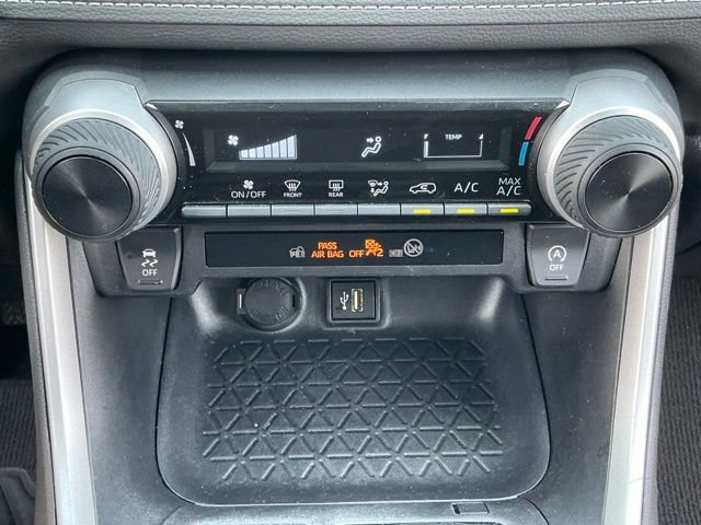 Used 2025 Toyota RAV4 LE AWD/4WD image 26