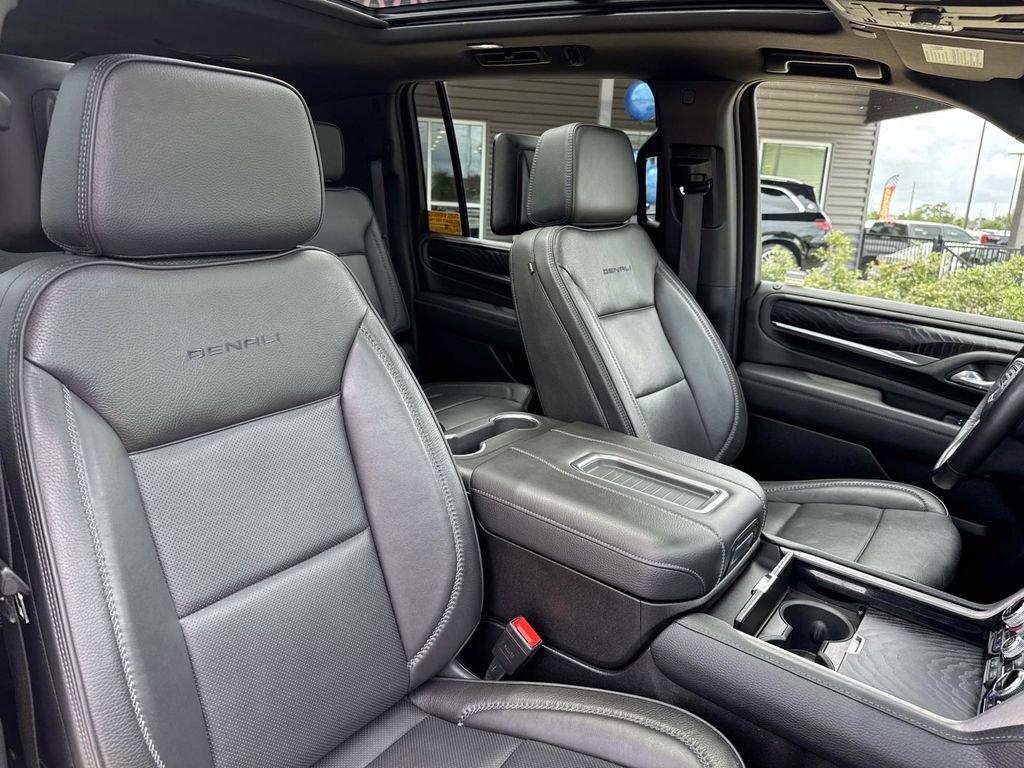 Used 2024 GMC Yukon XL Denali w/ Denali Reserve Package RWD image 14