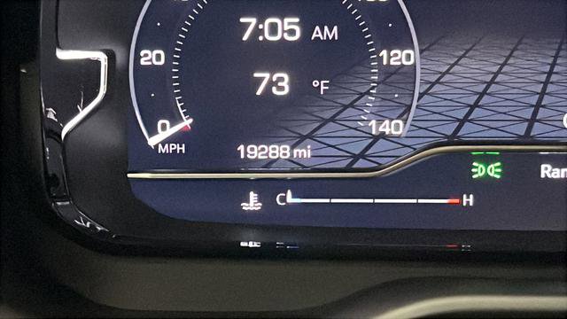 Used 2024 GMC Yukon XL Denali w/ Denali Reserve Package image 10