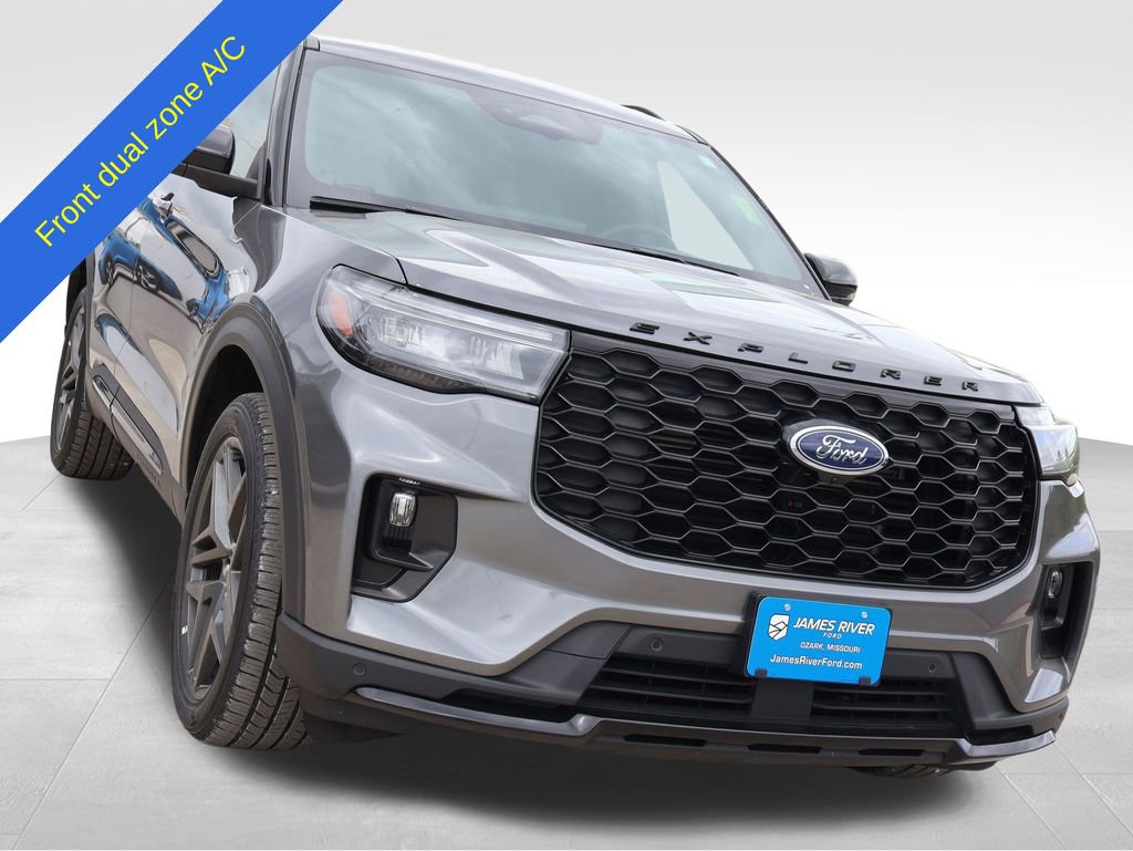 Used 2025 Ford Explorer ST-Line w/ ST-Line Street Pack AWD/4WD image 6