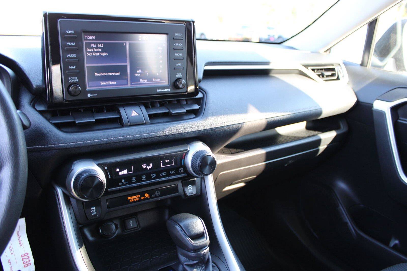 Used 2021 Toyota RAV4 LE AWD/4WD image 33