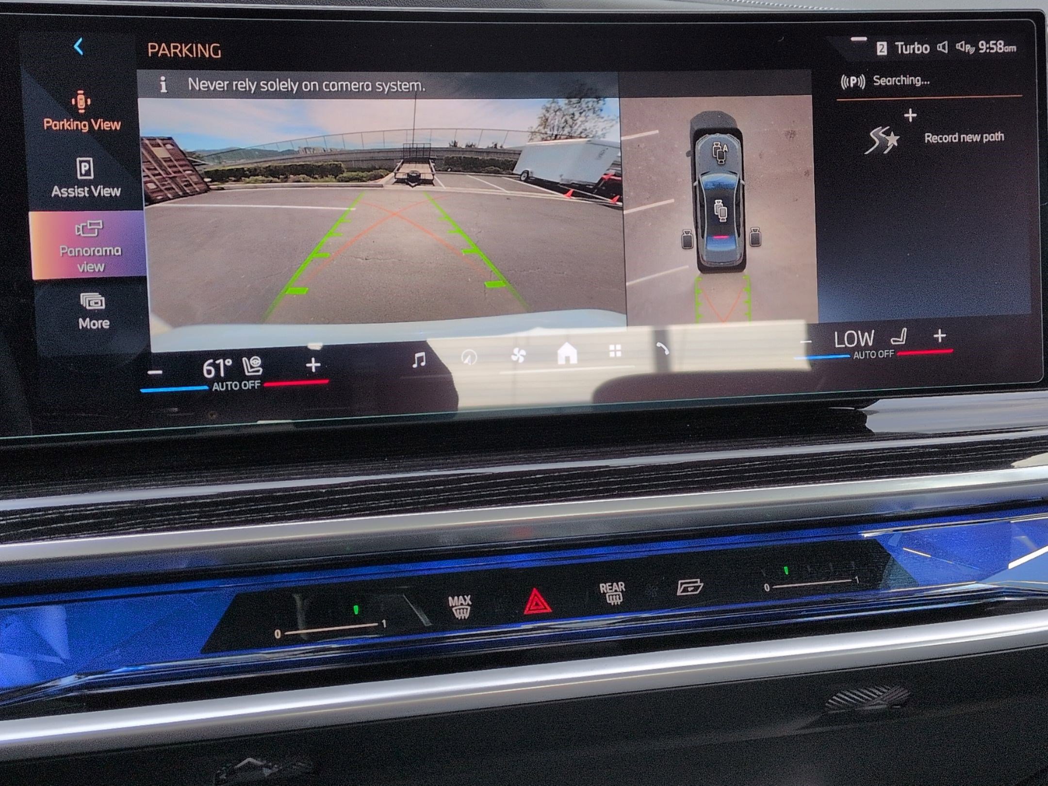 Used 2025 BMW i7 xDrive60 w/ Executive Package image 25