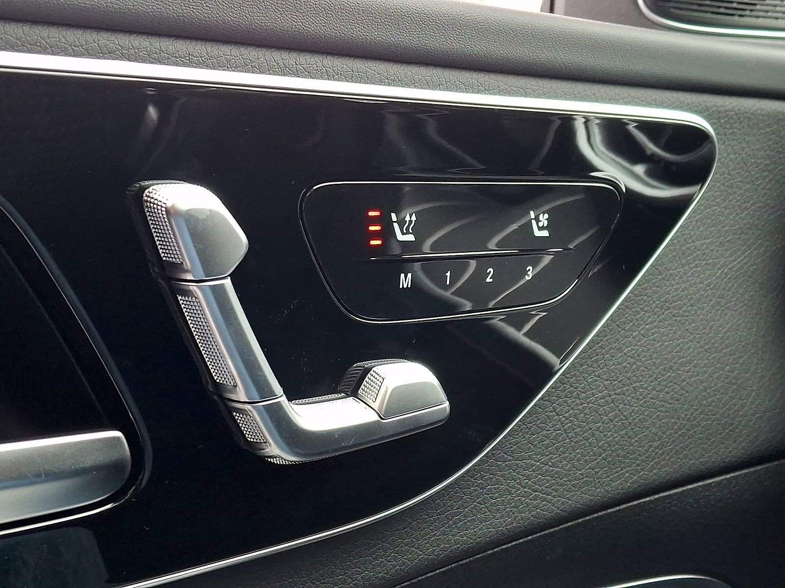 New 2026 Mercedes-Benz C 300 4MATIC Sedan image 17