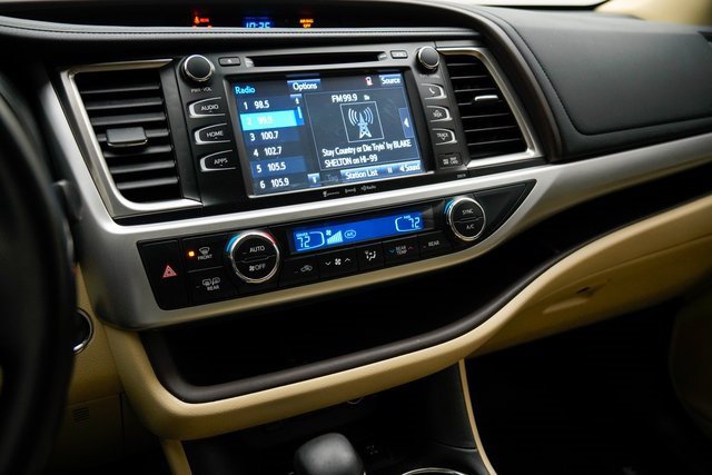 Used 2018 Toyota Highlander XLE image 23