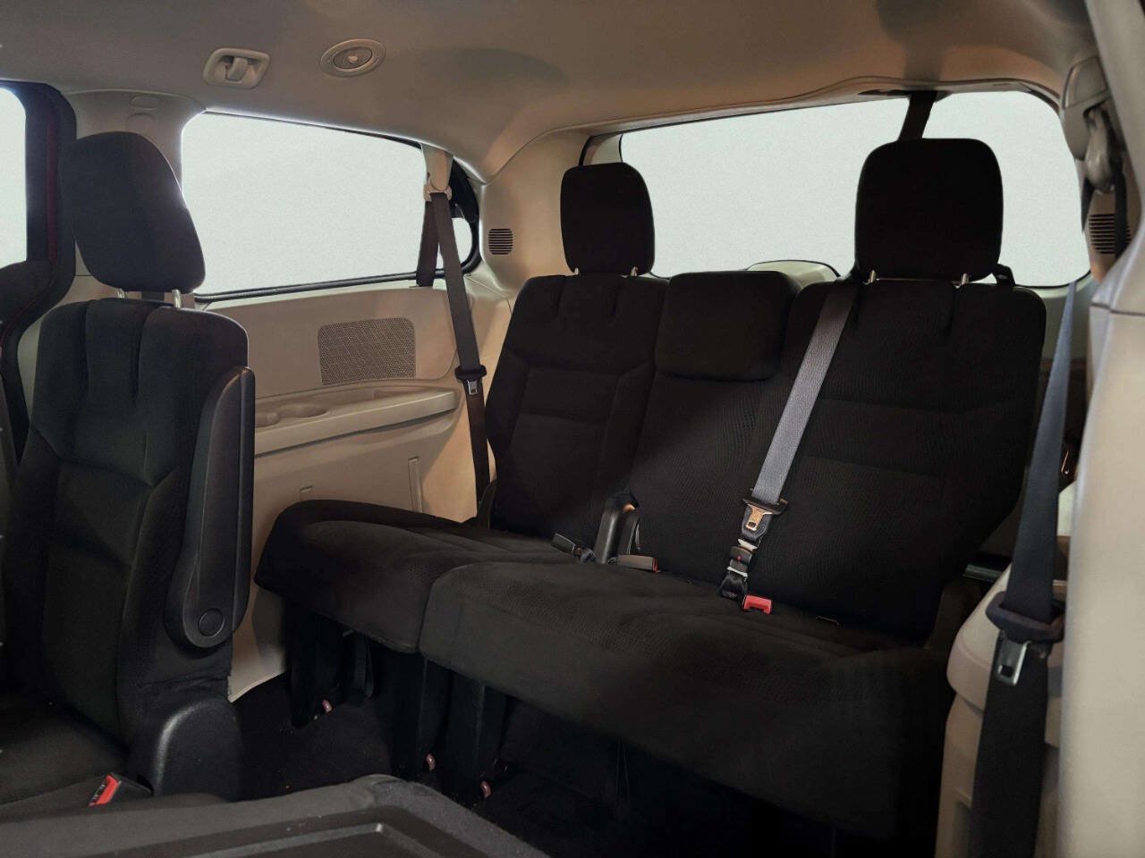 Used 2016 Dodge Grand Caravan SE w/ Quick Order Package 29E SE FWD image 15