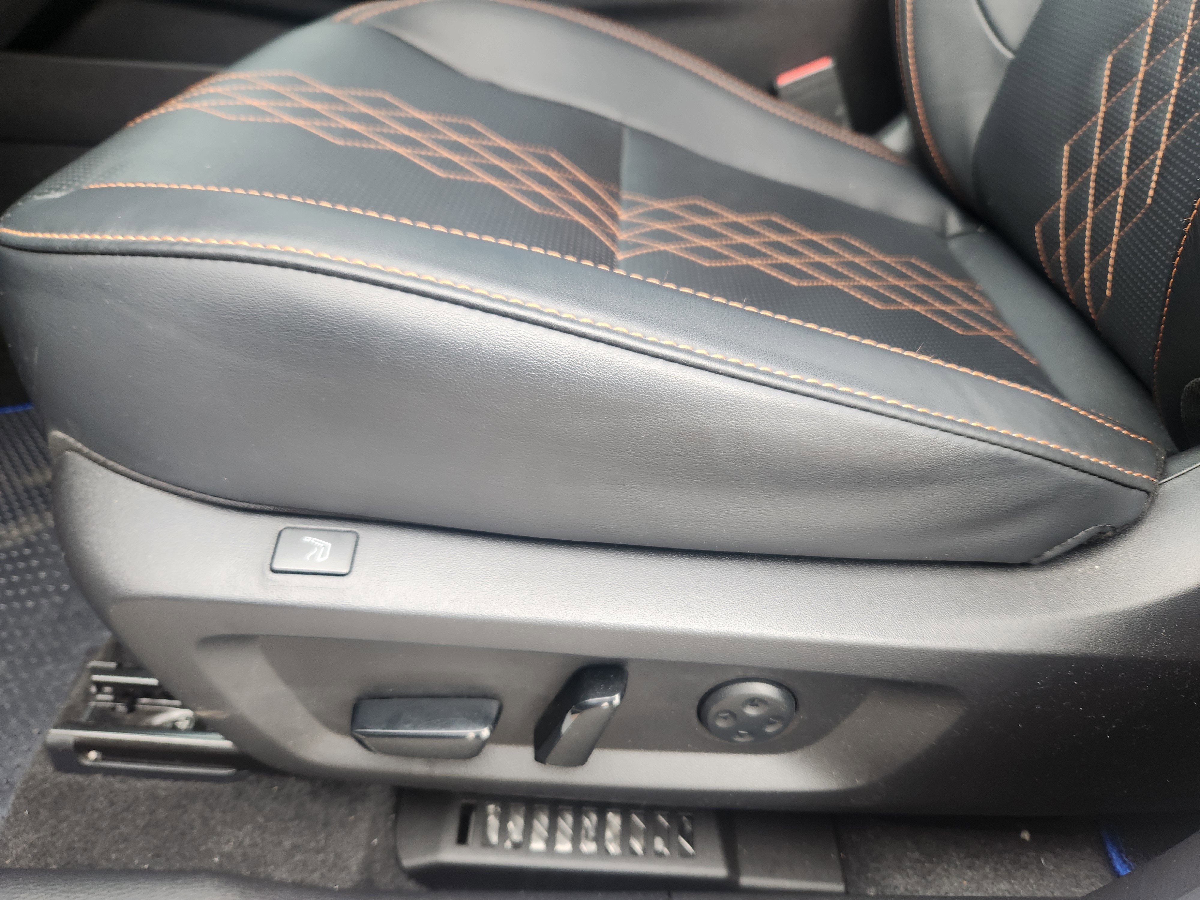 Used 2025 Mitsubishi Outlander SEL AWD/4WD image 15