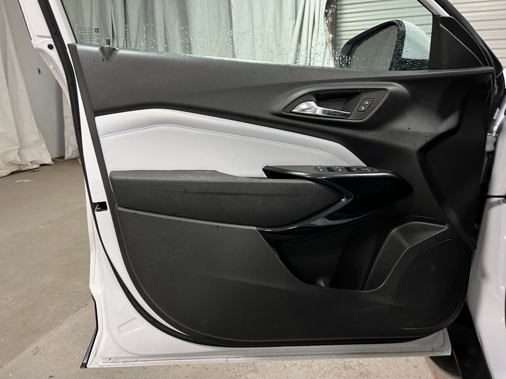 Used 2025 Chevrolet Trax LT image 20