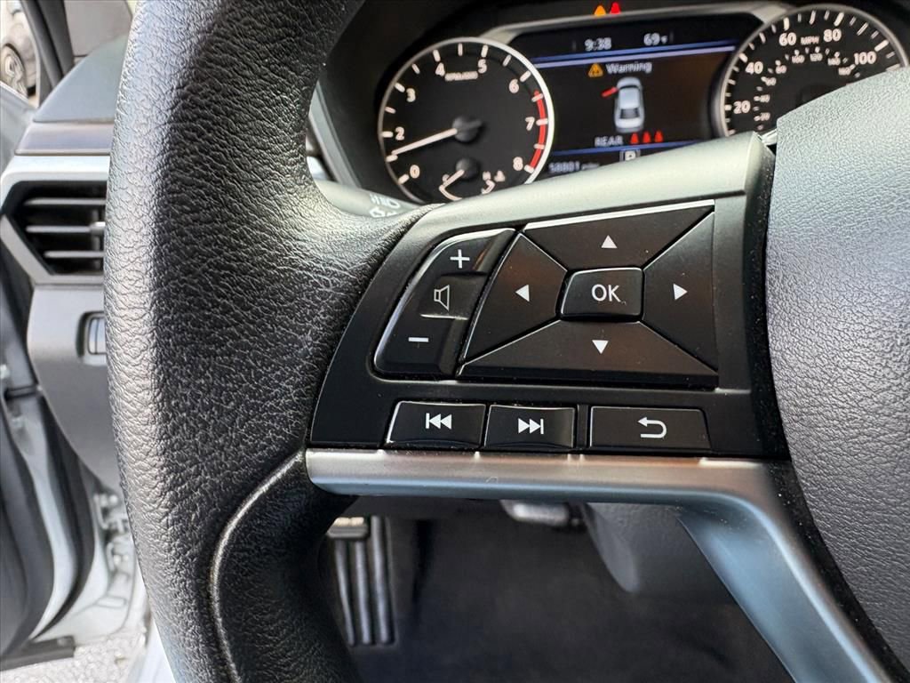Used 2023 Nissan Altima 2.5 SV image 14
