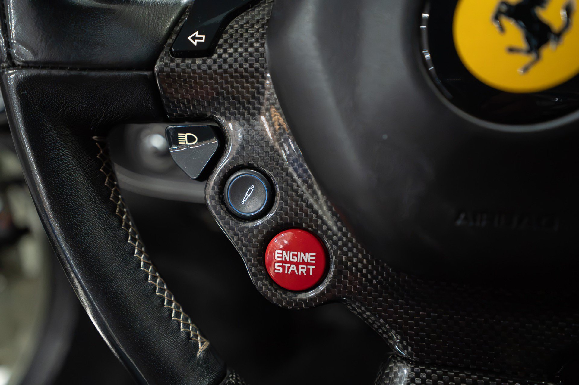 Used 2013 Ferrari 458 Spider RWD image 18