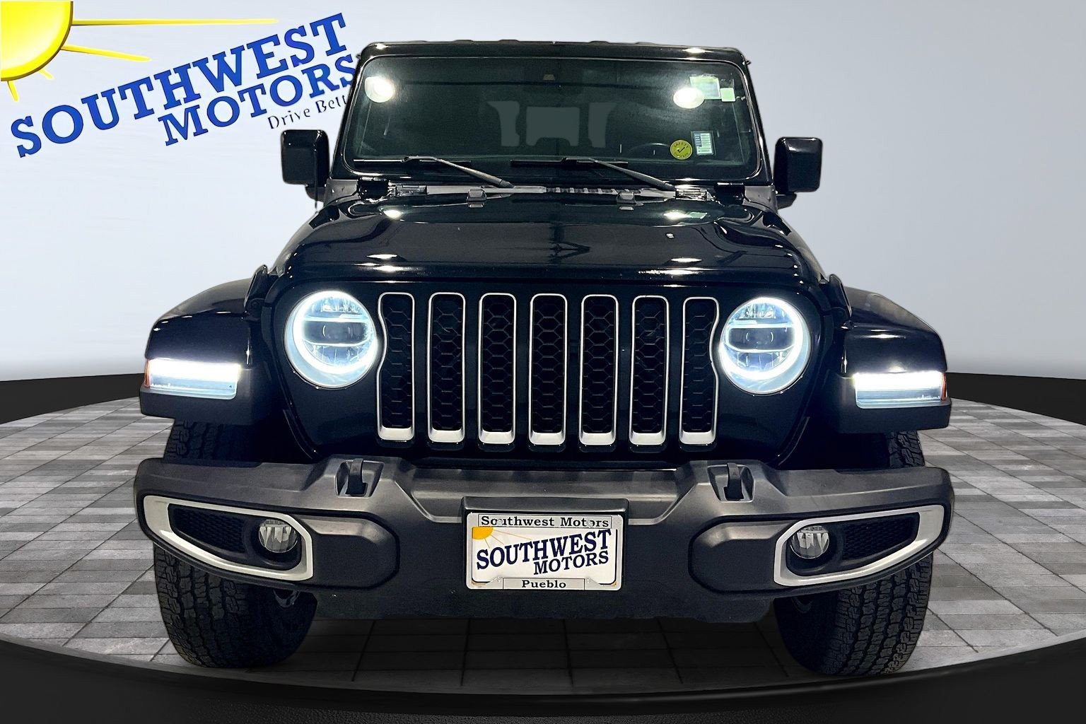 Used 2021 Jeep Gladiator Overland w/ Popular Equipment Package AWD/4WD image 2