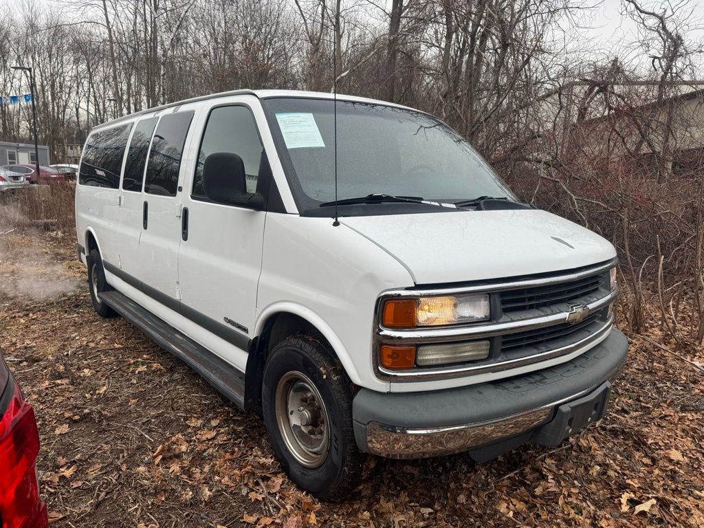 Used 2000 Chevrolet Express 3500 Extended Passenger w/ LS Preferred Equipment Group RWD image 3