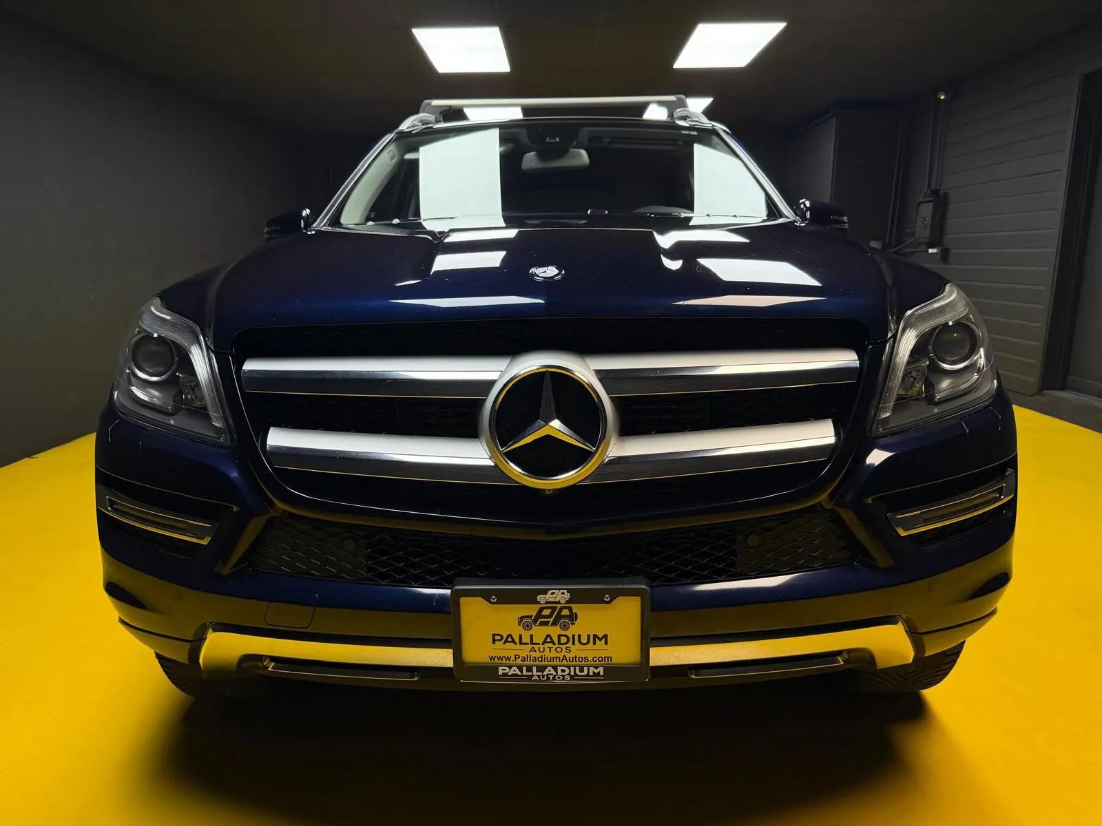 Used 2016 Mercedes-Benz GL 320 BlueTEC 4MATIC image 2