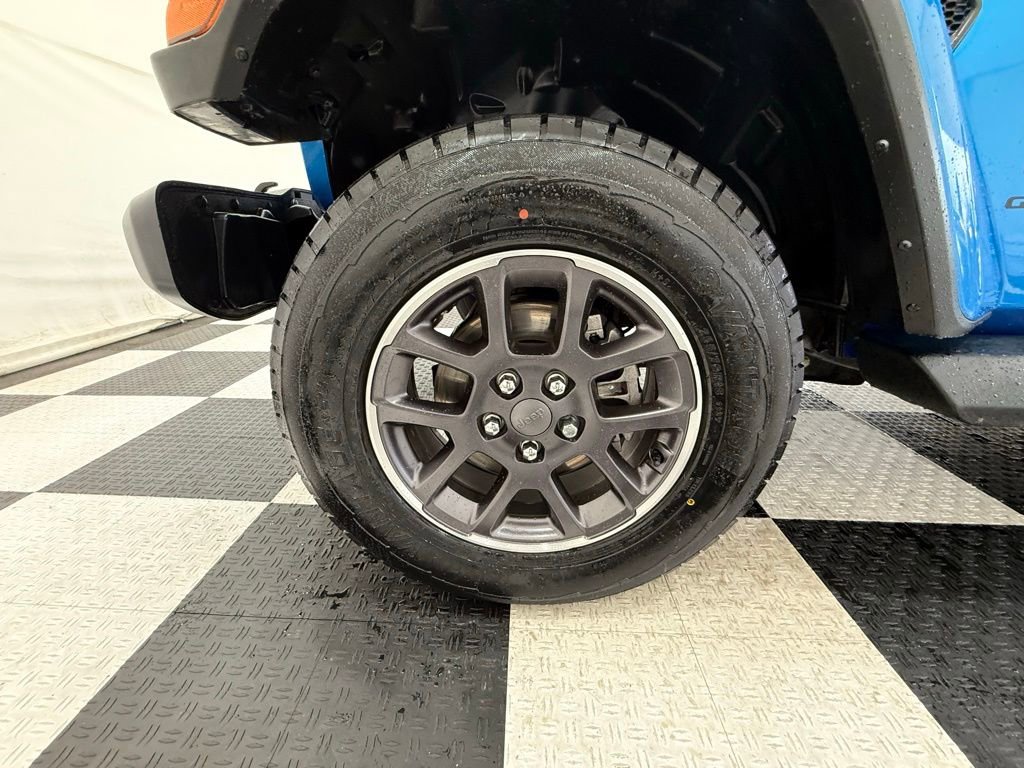 Used 2021 Jeep Gladiator Overland w/ Uconnect 4C Nav & Sound Group image 11