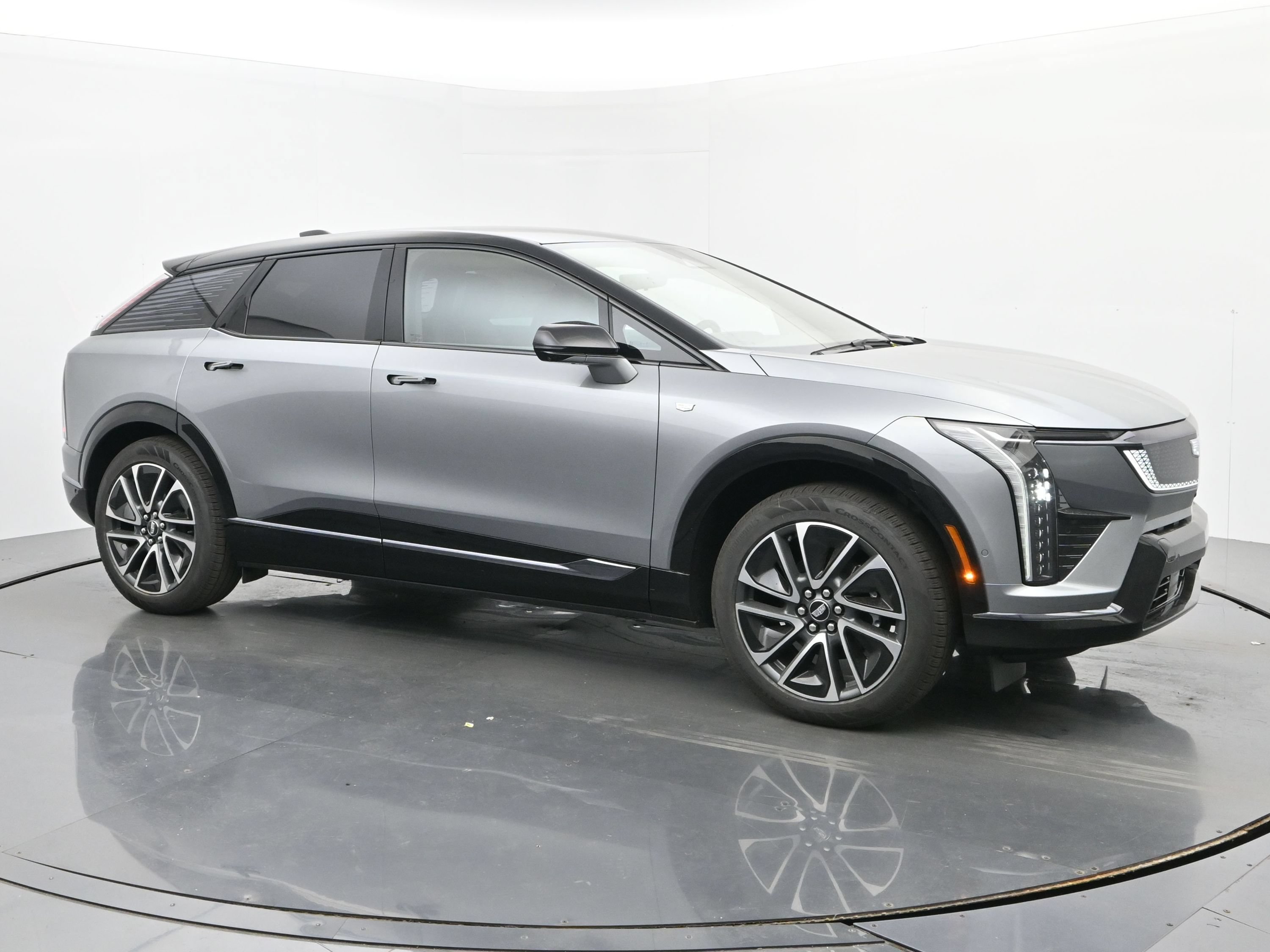 New 2026 Cadillac Optiq Sport 2 w/ LPO, Floor Liner Package AWD/4WD image 7