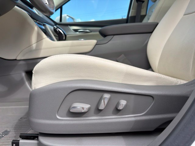 Used 2020 Cadillac XT5 Premium Luxury w/ LPO, Floor Liner Package FWD image 30