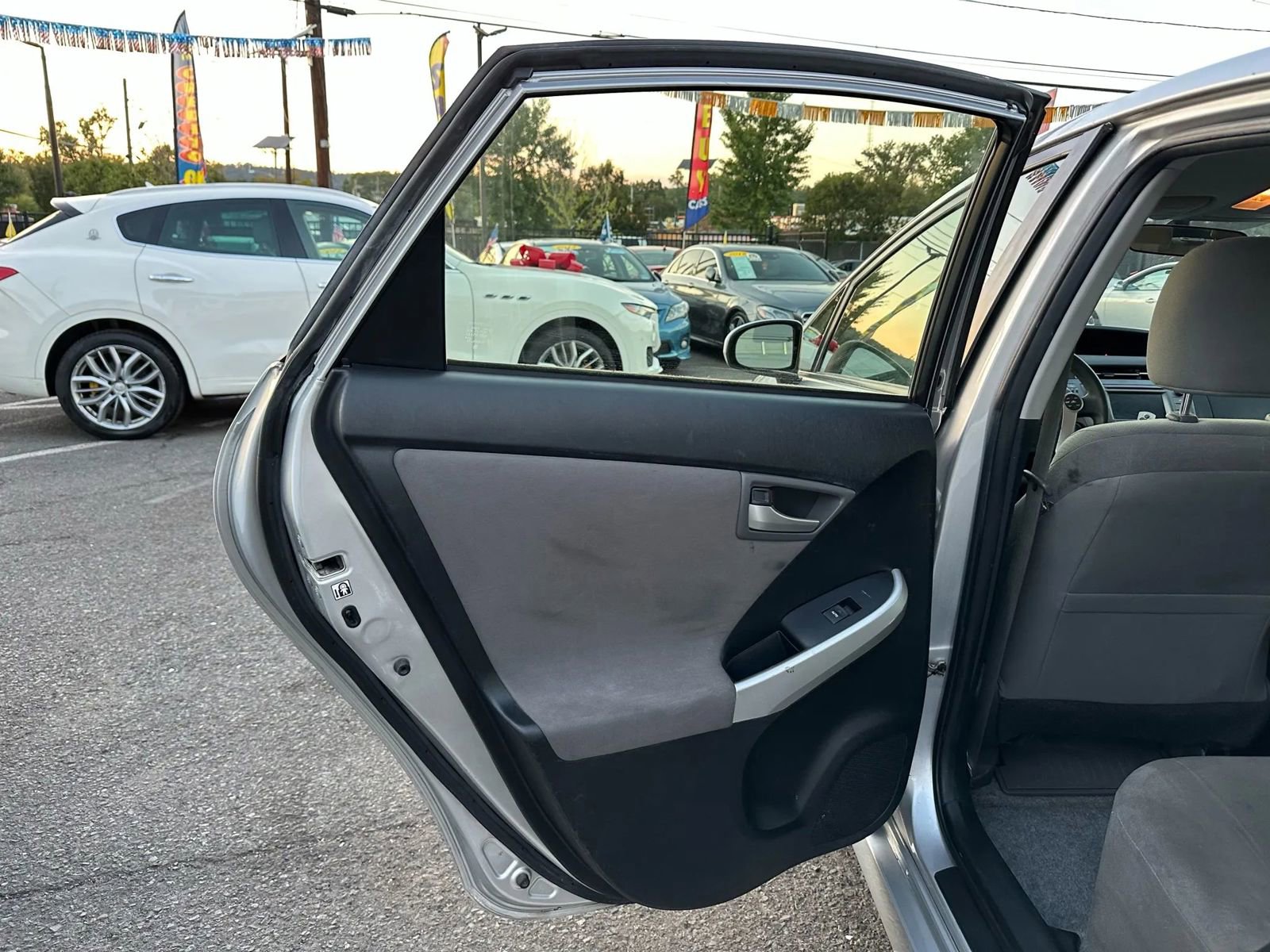 Used 2014 Toyota Prius Plug-In Hybrid image 14