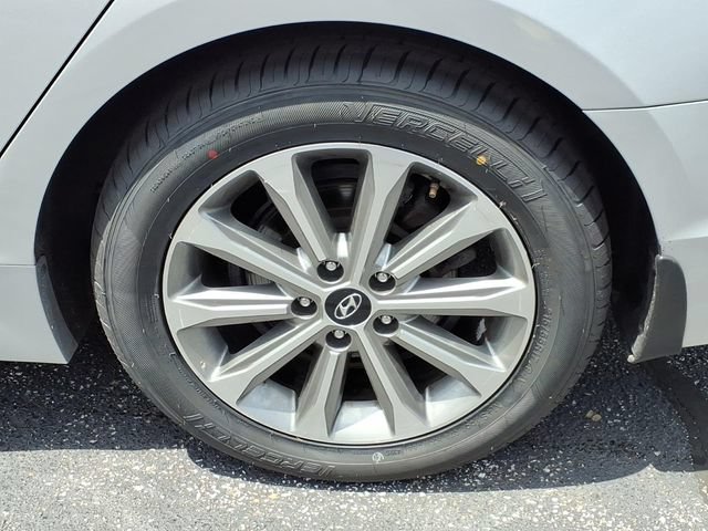 Used 2016 Hyundai Sonata Limited w/ Option Group 05 FWD image 11