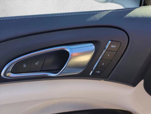 Used 2017 Porsche Cayenne GTS image 9