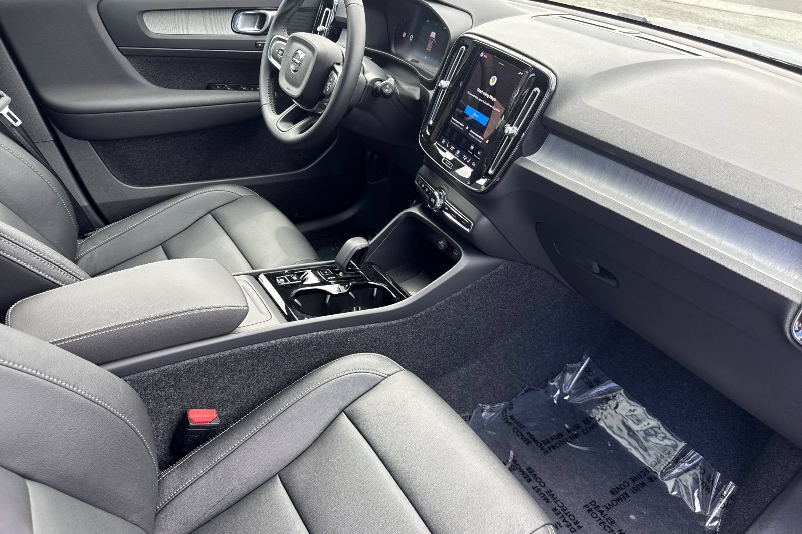New 2026 Volvo XC40 B4 Core w/ Protection Package Premier FWD image 18