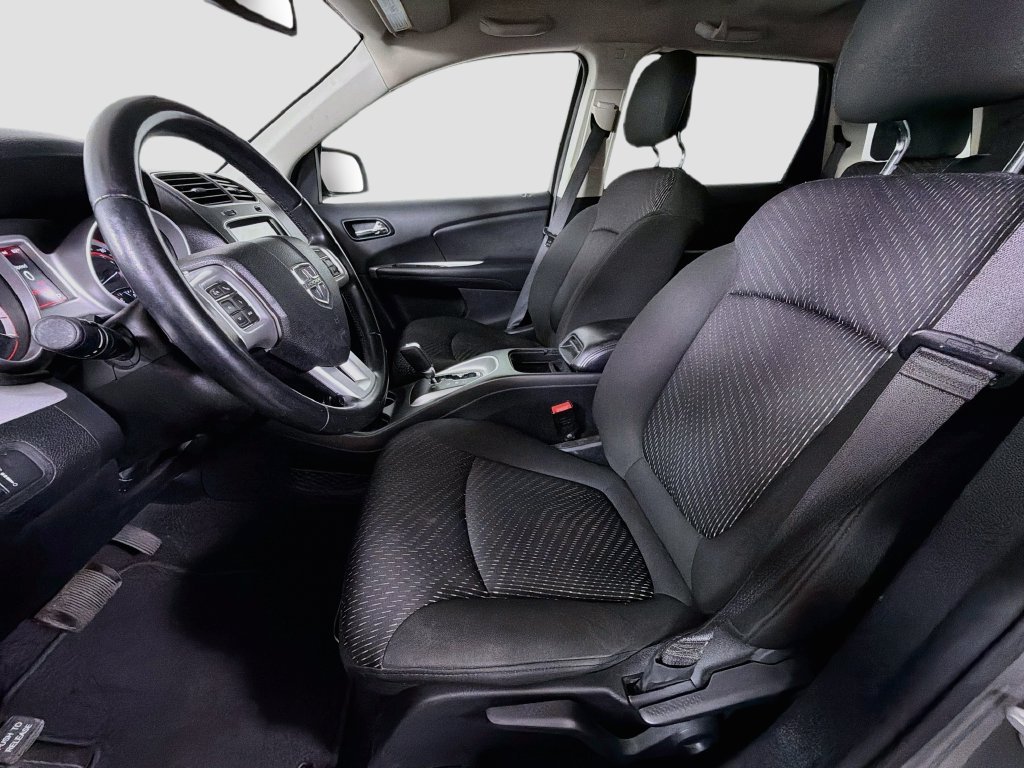Used 2019 Dodge Journey SE FWD image 12