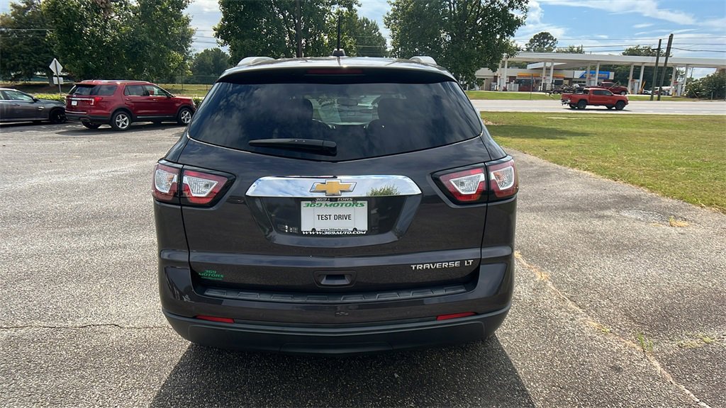 Used 2016 Chevrolet Traverse LT w/ Style and Technology Package image 6