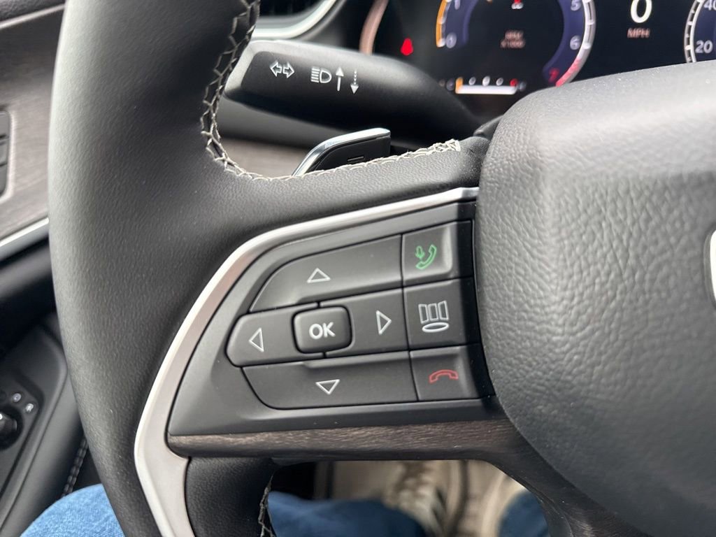 New 2025 Jeep Grand Cherokee L Limited w/ Black Appearance Package image 50