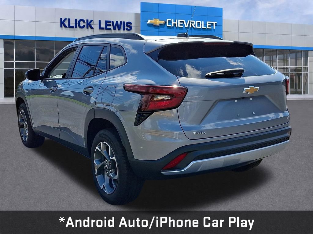 Used 2025 Chevrolet Trax LT w/ LT Convenience Package FWD image 5