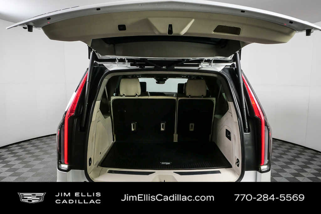 Used 2024 Cadillac Escalade ESV Sport Platinum w/ Heavy-Duty Trailer Package image 33