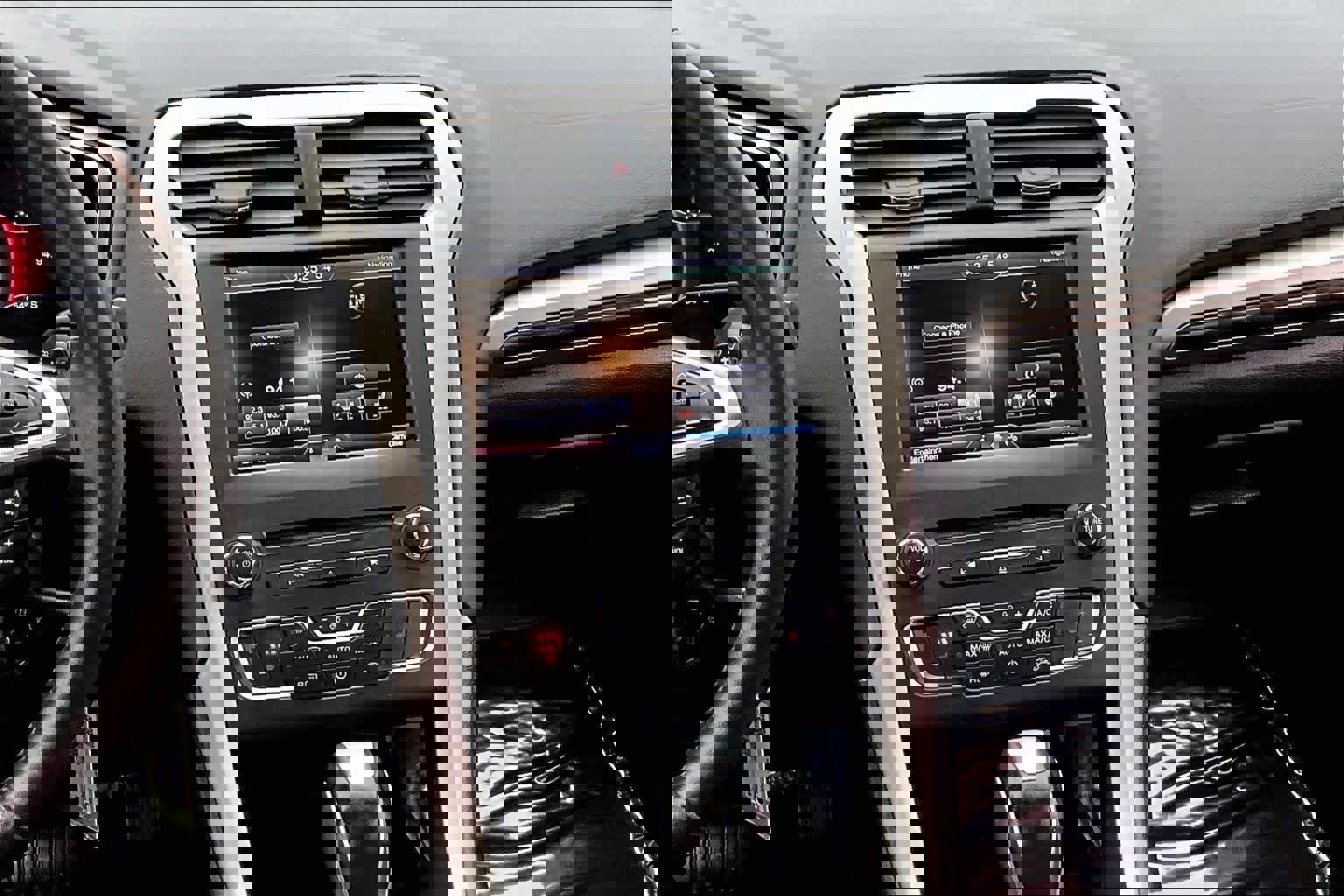 Used 2016 Ford Fusion SE w/ Equipment Group 202A image 6