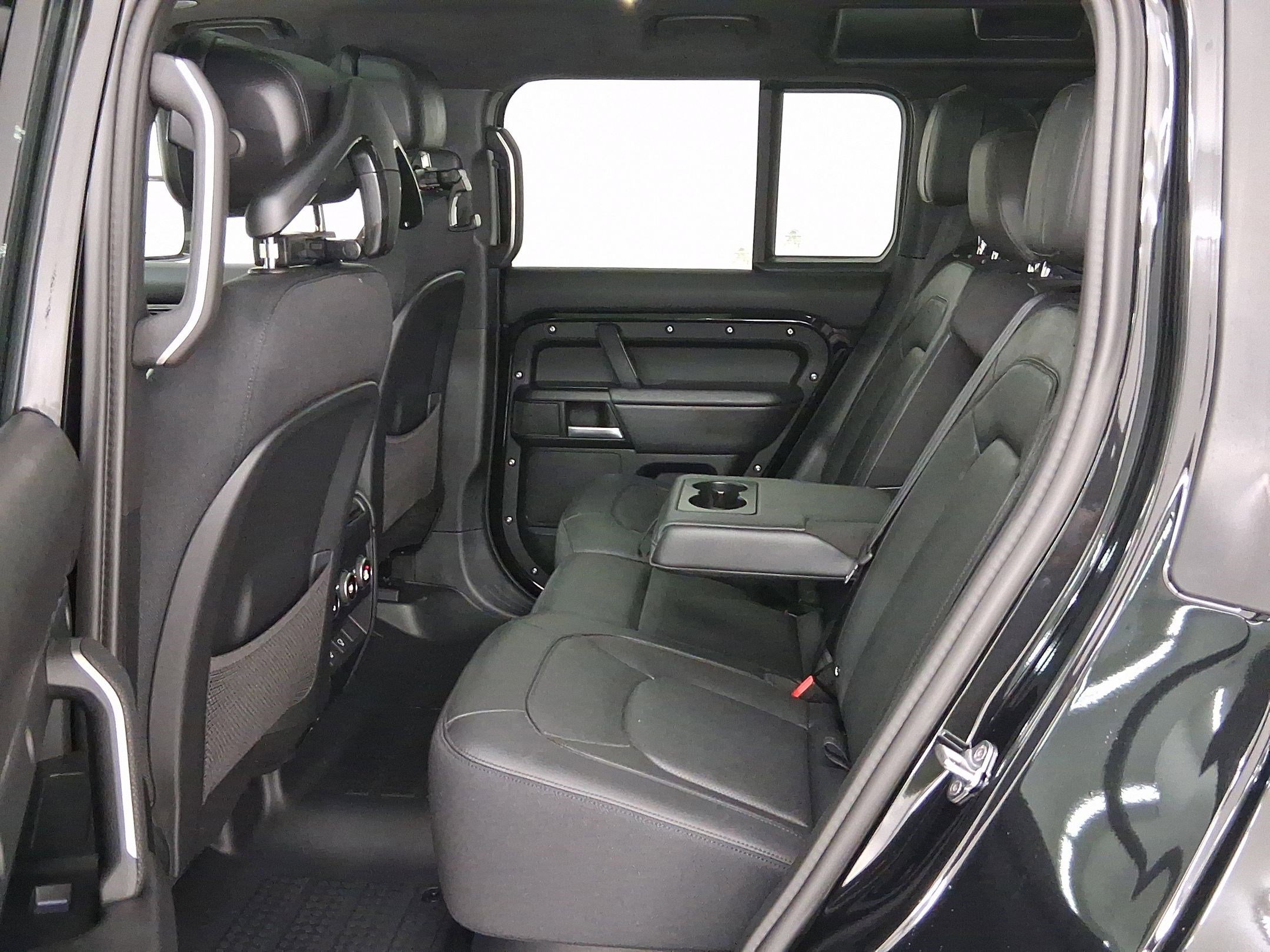 New 2025 Land Rover Defender 110 V8 image 12