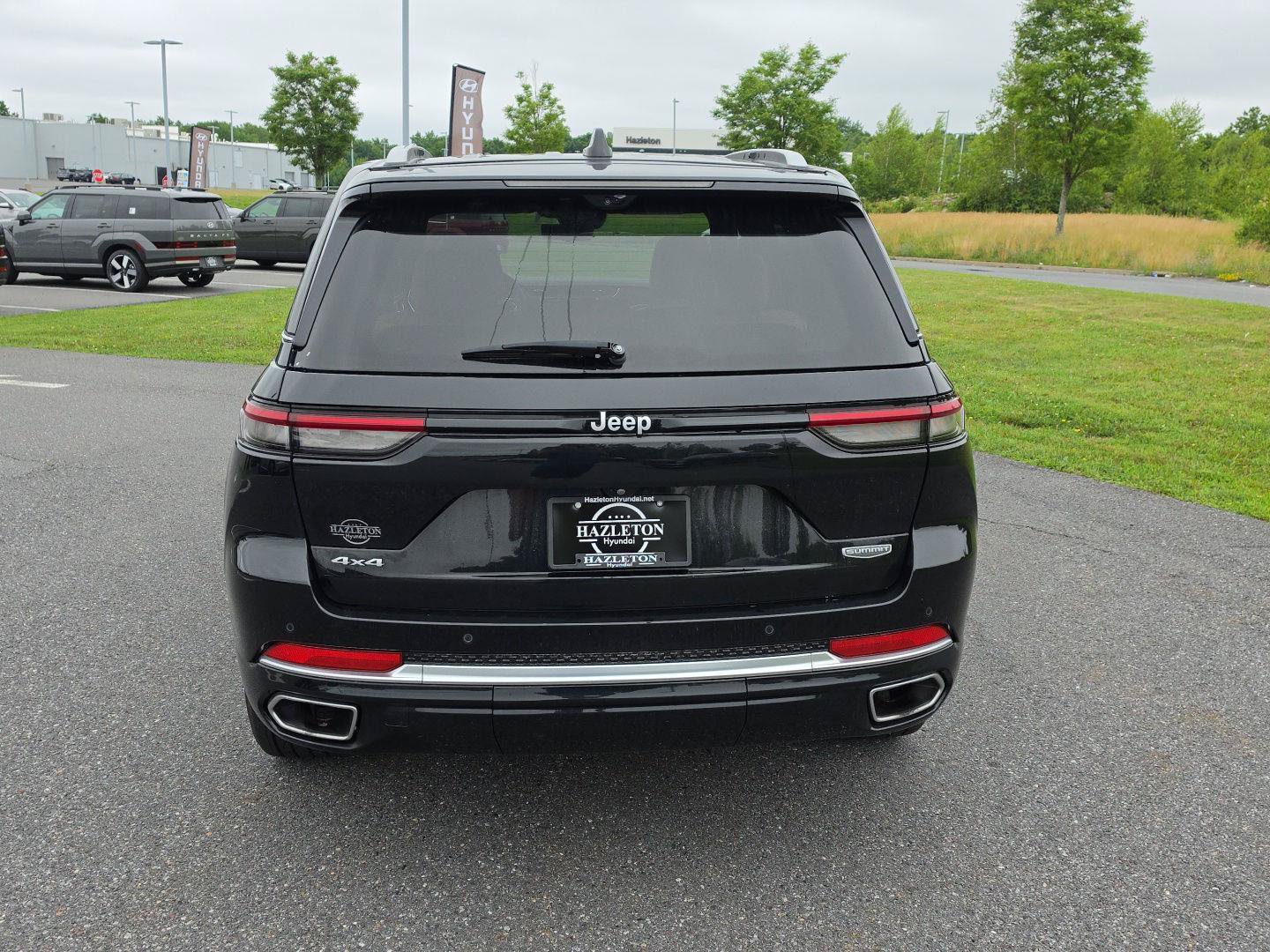 Used 2023 Jeep Grand Cherokee Summit w/ Adv Protech Group IV AWD/4WD image 6