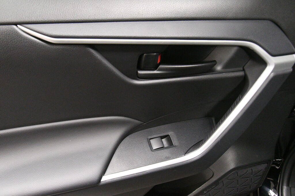 Certified 2025 Toyota RAV4 LE AWD/4WD image 19
