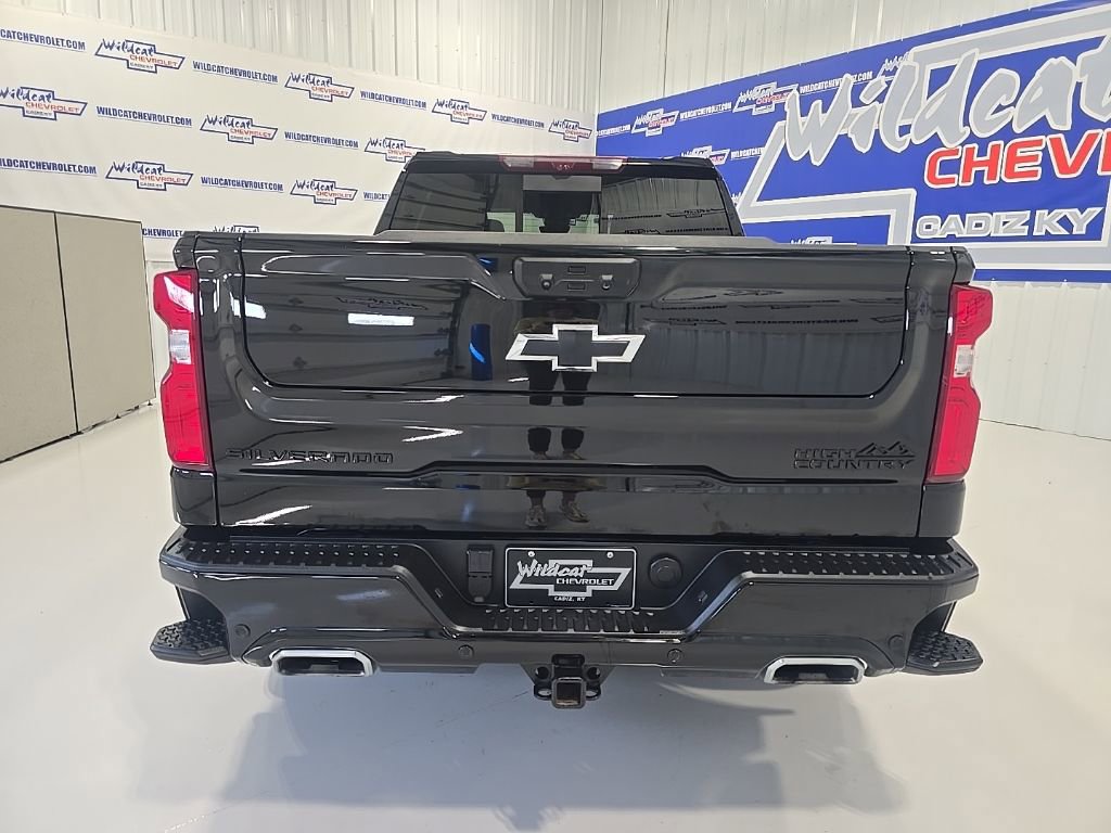 Used 2025 Chevrolet Silverado 1500 High Country AWD/4WD image 8