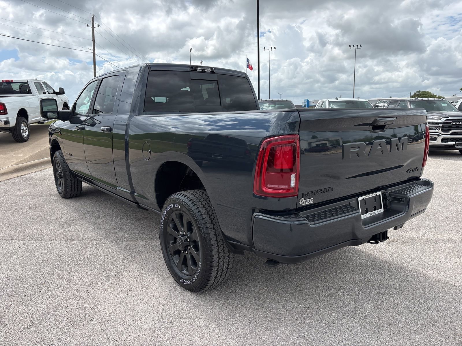 Used 2026 RAM 2500 Laramie AWD/4WD image 4