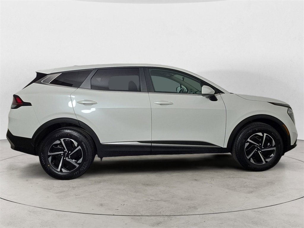 Used 2023 Kia Sportage LX image 6
