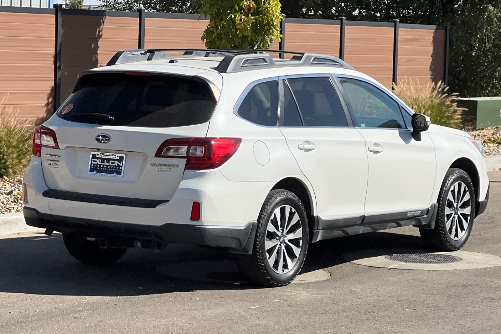 Used 2015 Subaru Outback 2.5i Limited AWD/4WD image 6
