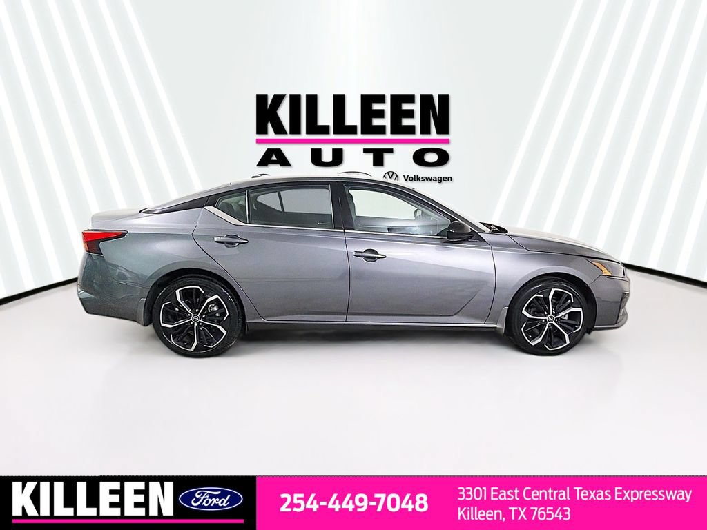 Used 2024 Nissan Altima 2.5 SR w/ SR Premium Package AWD/4WD image 9