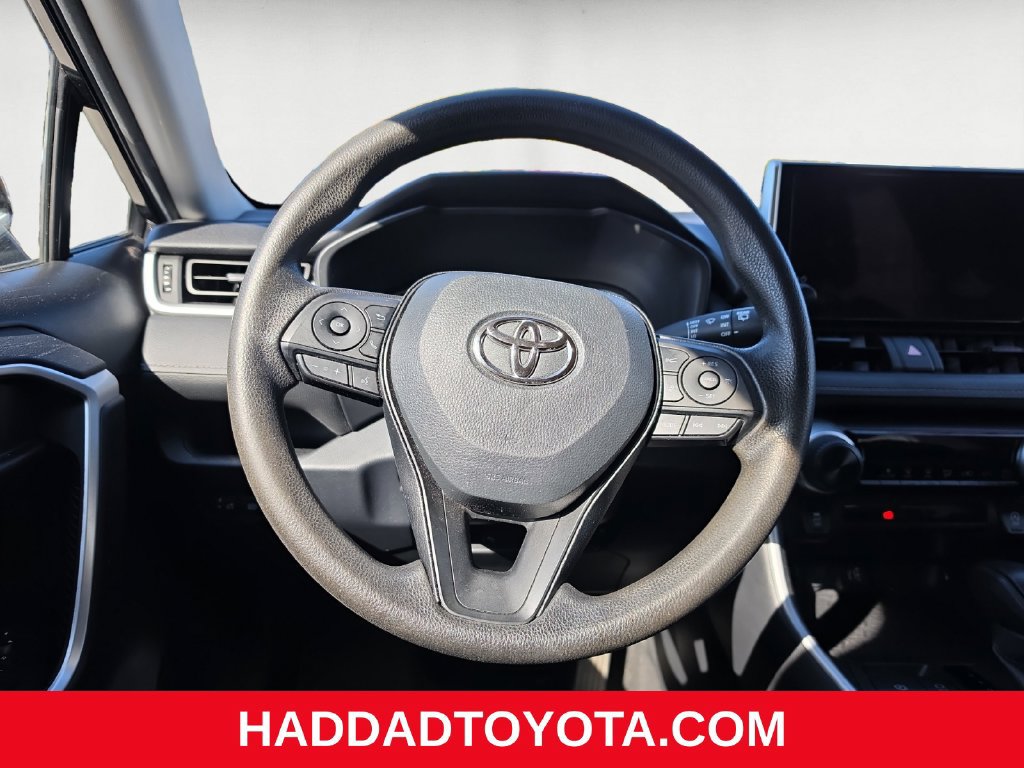 Used 2023 Toyota RAV4 LE AWD/4WD image 13